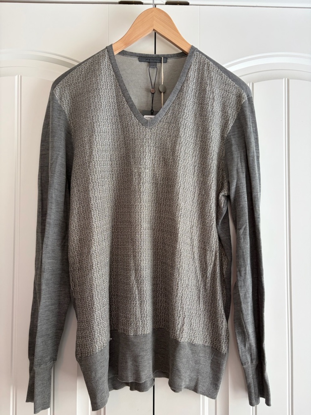 John Varvatos NWT Men's V-Neck Sweater Gray Silk Cotton Blend Lightweight Size L